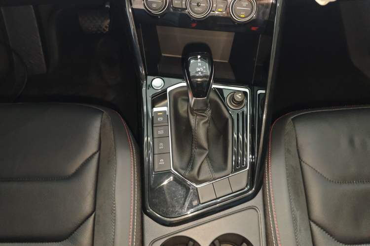 Used Volkswagen Tayron 2019 Teramont Edition 280TSI Two-Wheel Drive Luxury Model China VI Standard Gear Lever