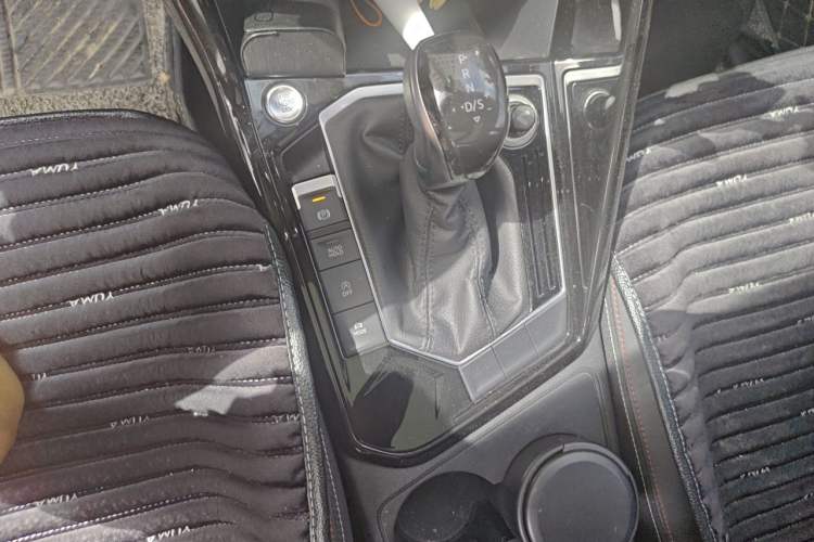Used Volkswagen Tayron 2019 330TSI Two-Wheel-Drive Luxury Version China V Emission Standard Gear Lever