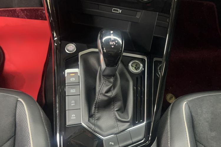 Used Volkswagen Tayron 2019 330TSI Two-Wheel-Drive Prestige Version China VI Standard Gear Lever