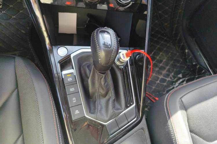 Used Volkswagen Tayron 2019 330TSI Two-Wheel Drive Luxury Model China VI Standard Gear Lever