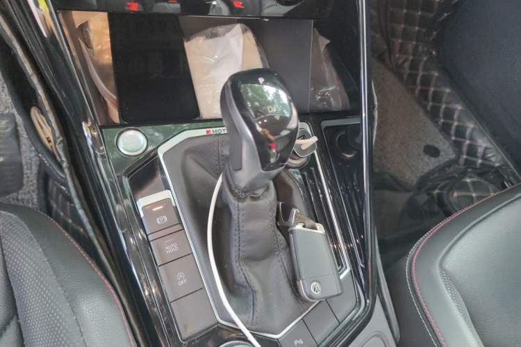 Used Volkswagen Tayron 2019 330TSI Four-Wheel Drive Luxury Version China VI Standard Gear Lever