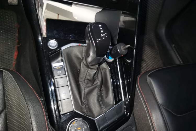 Used Volkswagen Tayron 2019 330TSI Four-Wheel Drive Luxury Version China VI Standard Gear Lever