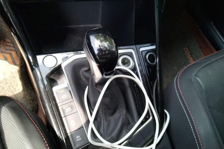 Used Volkswagen Tayron 2019 330TSI Four-Wheel Drive Luxury Version China VI Standard Gear Lever