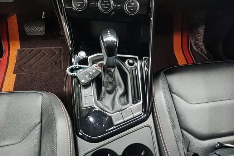 Used Volkswagen Tayron 2019 Teramont Edition 280TSI Two-Wheel Drive Luxury Model China VI Standard Gear Lever