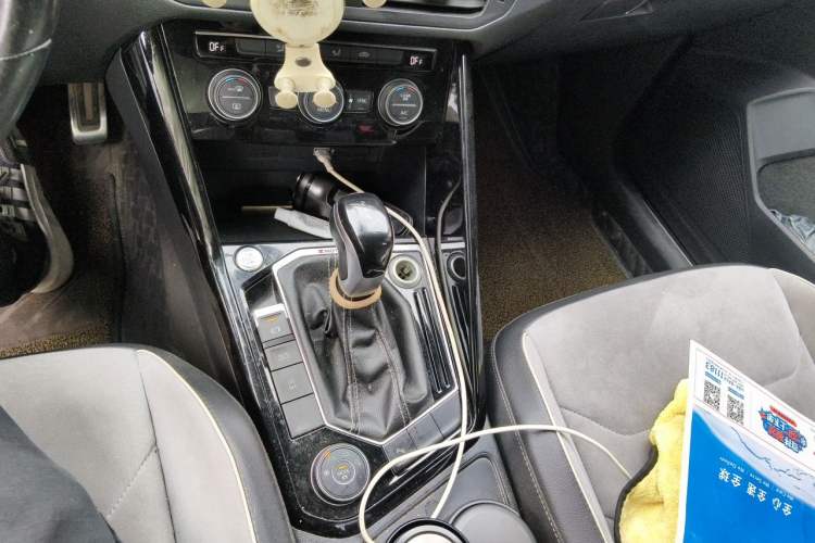 Used Volkswagen Tayron 2019 380TSI Four-Wheel Drive R-Line China VI-standard Gear Lever