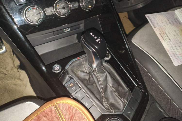 Used Volkswagen Tayron 2019 380TSI All-Wheel Drive R-Line China V-standard Gear Lever