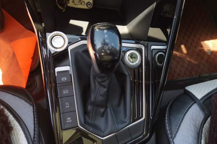 Used Volkswagen Tayron 2019 330TSI Two-Wheel Drive Luxury Model China VI Standard Gear Lever