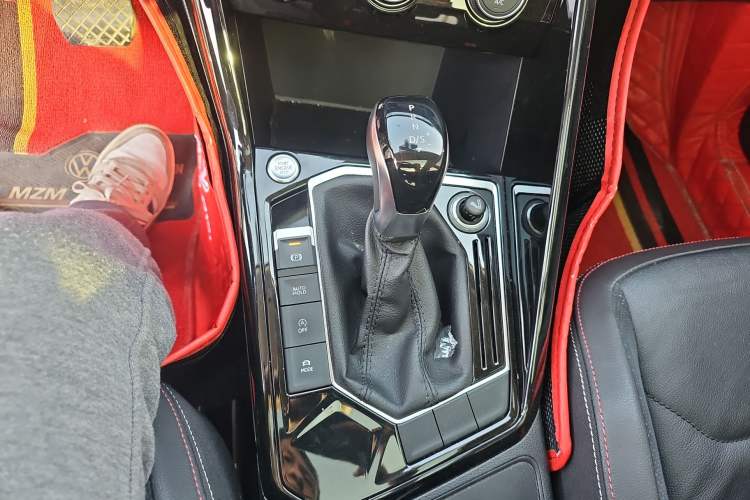 Used Volkswagen Tayron 2019 330TSI Two-Wheel Drive Luxury Model China VI Standard Gear Lever