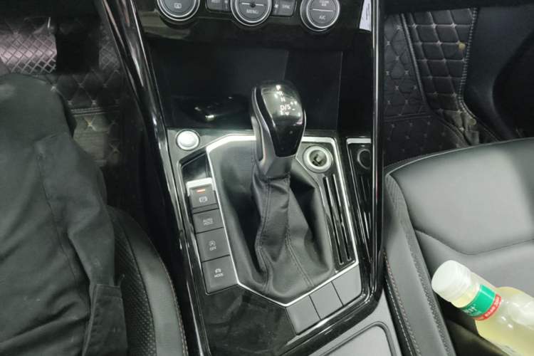 Used Volkswagen Tayron 2019 330TSI Two-Wheel Drive Luxury Model China VI Standard Gear Lever