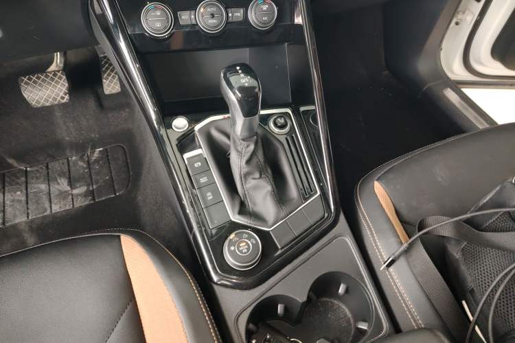 Used Volkswagen Tayron 2019 330TSI Four-Wheel Drive Luxury Version China VI Standard Gear Lever