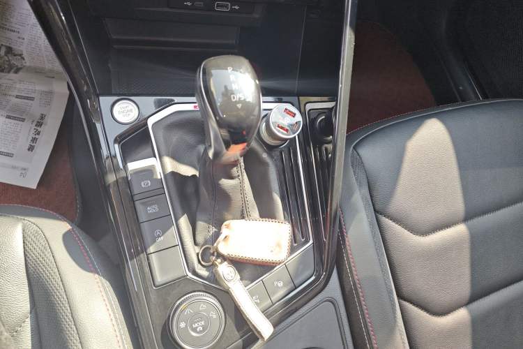 Used Volkswagen Tayron 2019 330TSI Four-Wheel Drive Luxury Version China V Standard Gear Lever