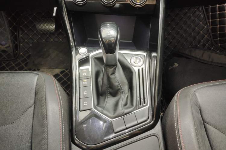 Used Volkswagen Tayron 2019 330TSI Two-Wheel Drive Luxury Model China VI Standard Gear Lever