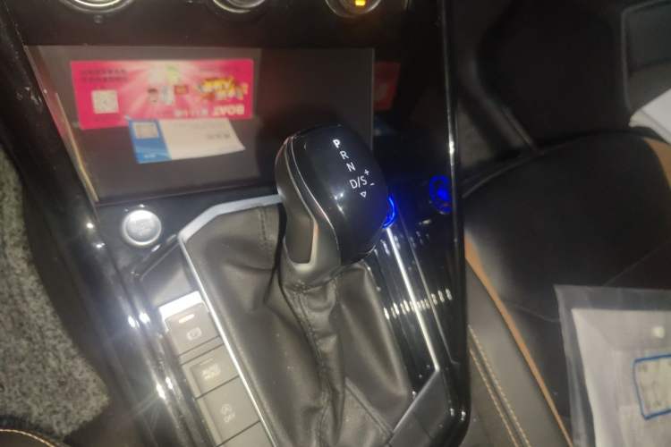 Used Volkswagen Tayron 2019 330TSI Two-Wheel-Drive Comfort Version China V Standard Gear Lever