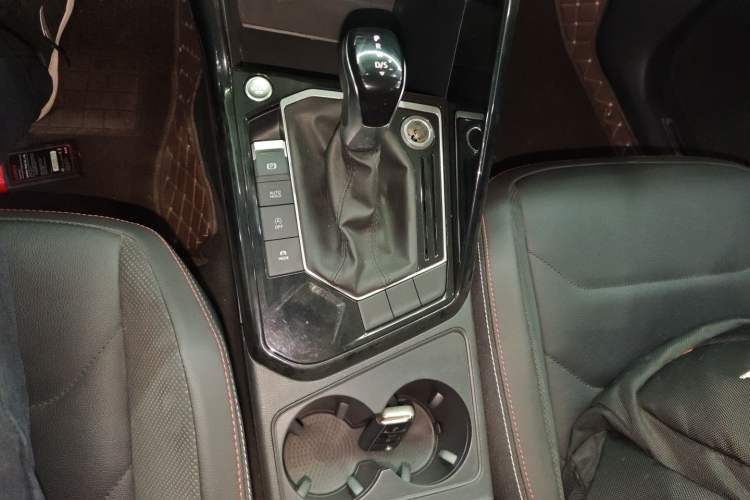 Used Volkswagen Tayron 2019 330TSI Two-Wheel Drive Luxury Model China VI Standard Gear Lever