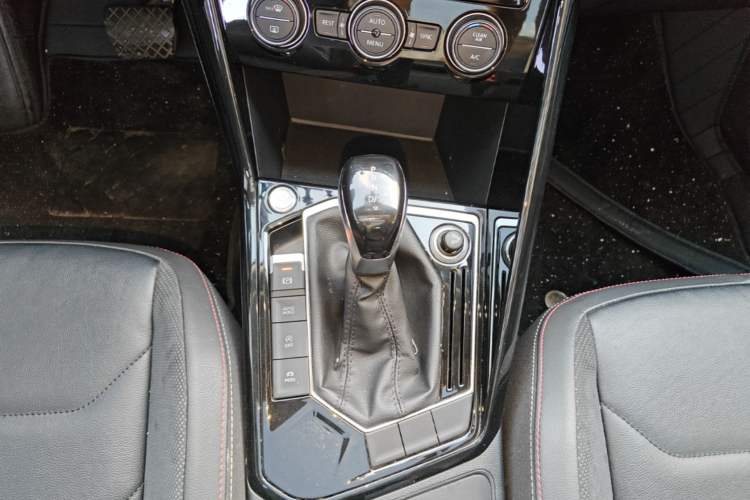 Used Volkswagen Tayron 2019 330TSI Two-Wheel Drive Luxury Model China VI Standard Gear Lever