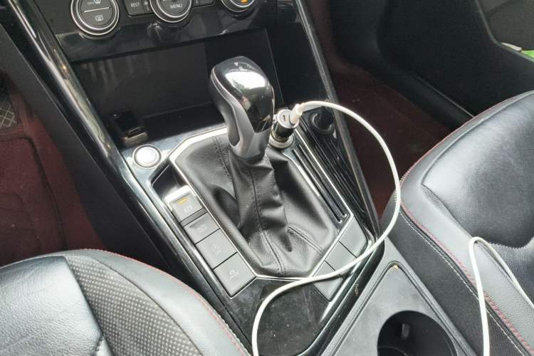 Used Volkswagen Tayron 2019 330TSI Two-Wheel-Drive Luxury Version China V Emission Standard Gear Lever