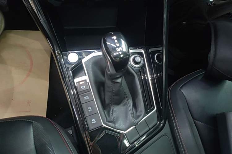 Used Volkswagen Tayron 2019 330TSI Two-Wheel Drive Luxury Model China VI Standard Gear Lever