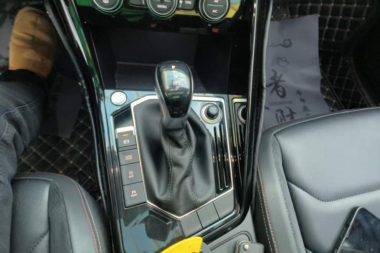 Used Volkswagen Tayron 2019 330TSI Two-Wheel Drive Luxury Model China VI Standard Gear Lever