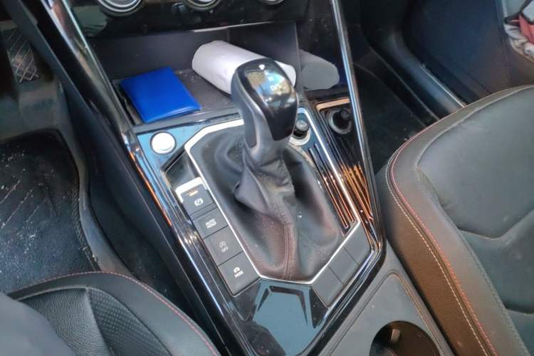 Used Volkswagen Tayron 2019 330TSI Two-Wheel Drive Luxury Model China VI Standard Gear Lever