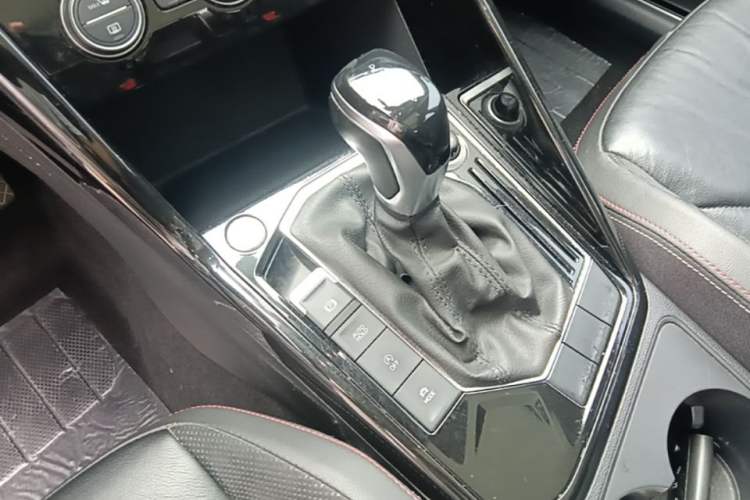 Used Volkswagen Tayron 2019 330TSI Two-Wheel Drive Luxury Model China VI Standard Gear Lever