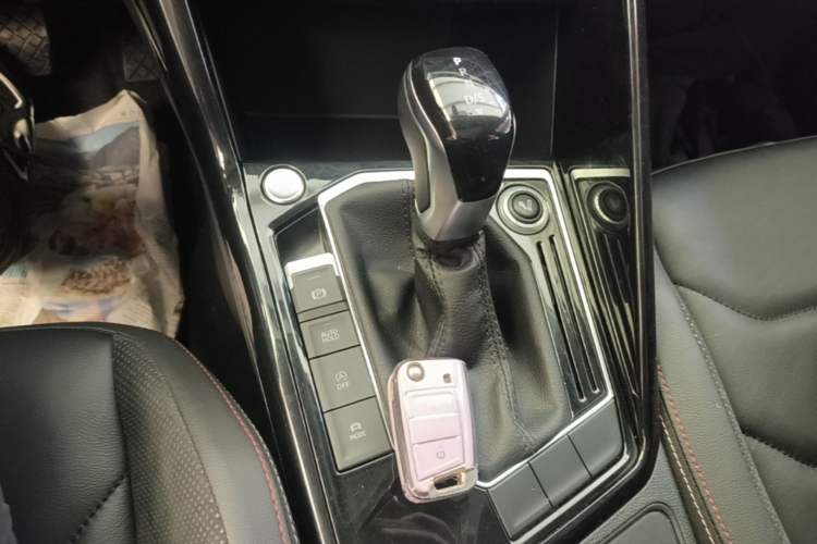 Used Volkswagen Tayron 2019 330TSI Two-Wheel Drive Luxury Model China VI Standard Gear Lever