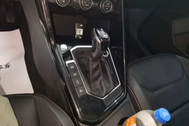 Used Volkswagen Tayron 2019 330TSI Two-Wheel Drive Luxury Model China VI Standard Gear Lever