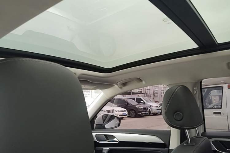 Used Volkswagen Tayron 2019 330TSI Two-Wheel Drive Luxury Model China VI Standard Headliner
