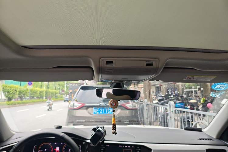 Used Volkswagen Tayron 2019 330TSI Two-Wheel-Drive Luxury Plus China VI Standard Headliner