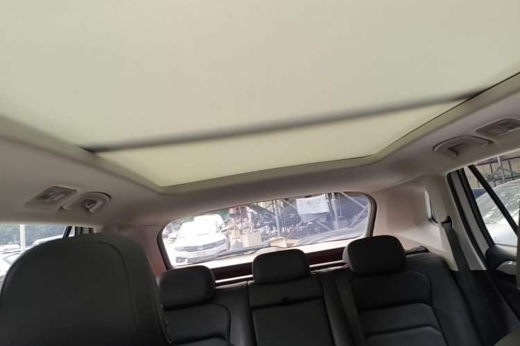 Used Volkswagen Tayron 2019 Teramont Edition 280TSI Two-Wheel Drive Luxury Model China VI Standard Headliner