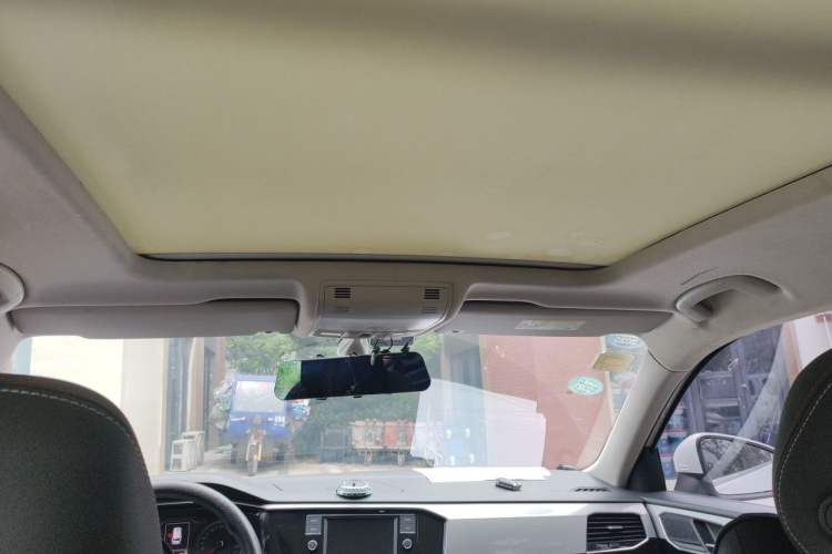 Used Volkswagen Tayron 2019 330TSI Two-Wheel Drive Luxury Model China VI Standard Headliner
