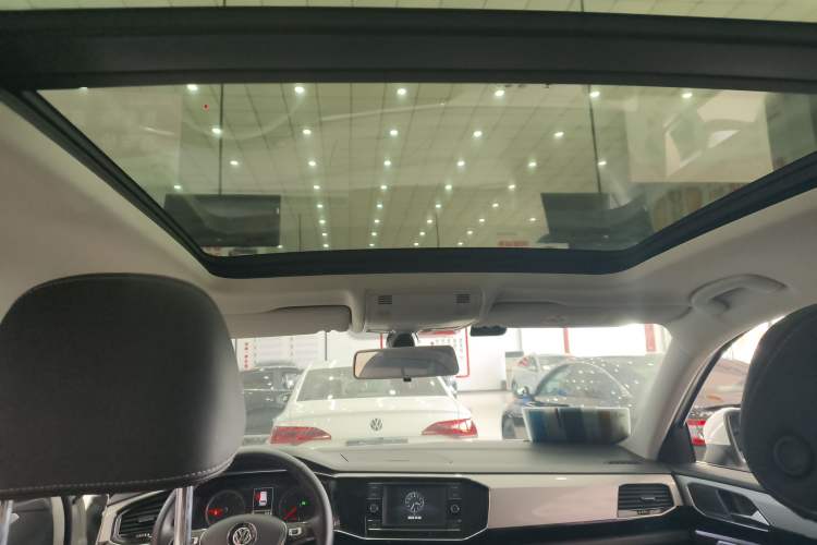 Used Volkswagen Tayron 2019 330TSI Two-Wheel Drive Luxury Model China VI Standard Headliner