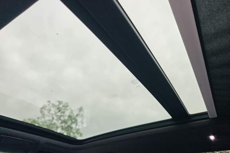 Used Volkswagen Tayron 2019 380TSI Four-Wheel Drive R-Line China VI-standard Headliner