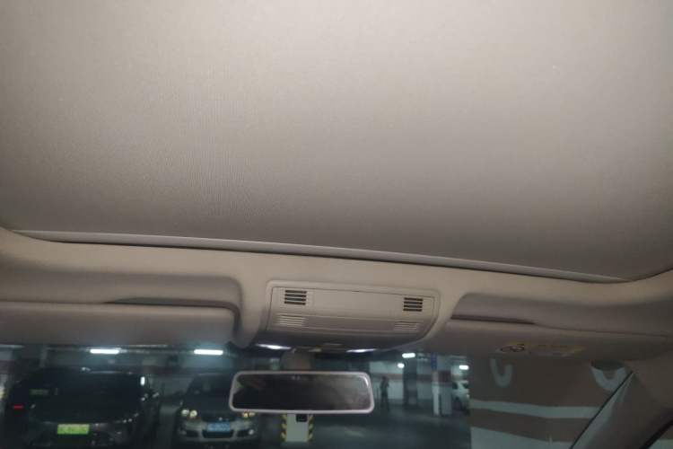 Used Volkswagen Tayron 2019 330TSI Two-Wheel-Drive Comfort Version China V Standard Headliner