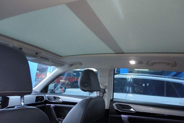 Used Volkswagen Tayron 2019 330TSI Two-Wheel Drive Luxury Model China VI Standard Headliner