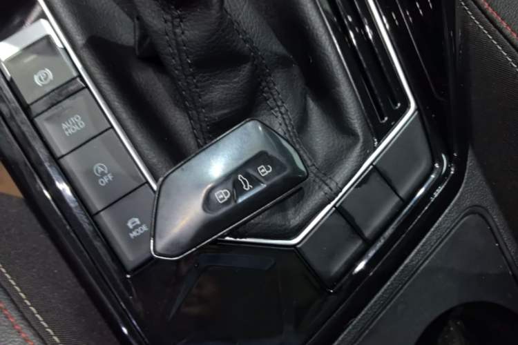 Used Volkswagen Tayron 2019 330TSI Two-Wheel Drive Luxury Model China VI Standard Interior 1