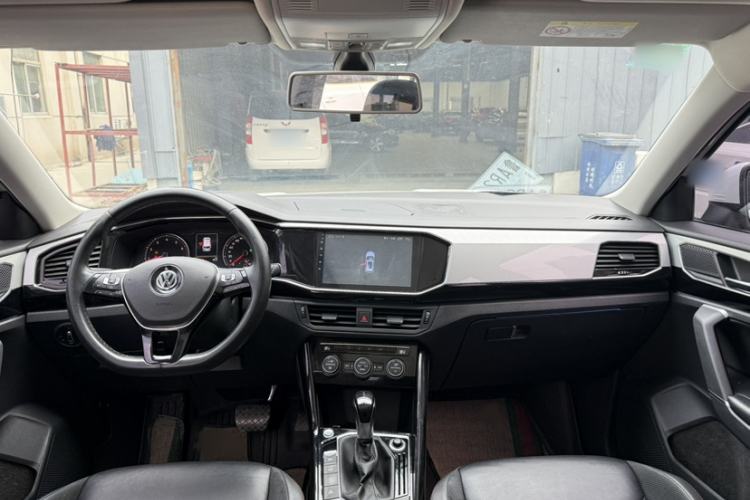 Used Volkswagen Tayron 2019 330TSI Two-Wheel-Drive Luxury Version China V Emission Standard Interior 1