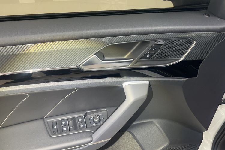 Used Volkswagen Tayron 2019 330TSI Two-Wheel-Drive Prestige Version China VI Standard Interior 2