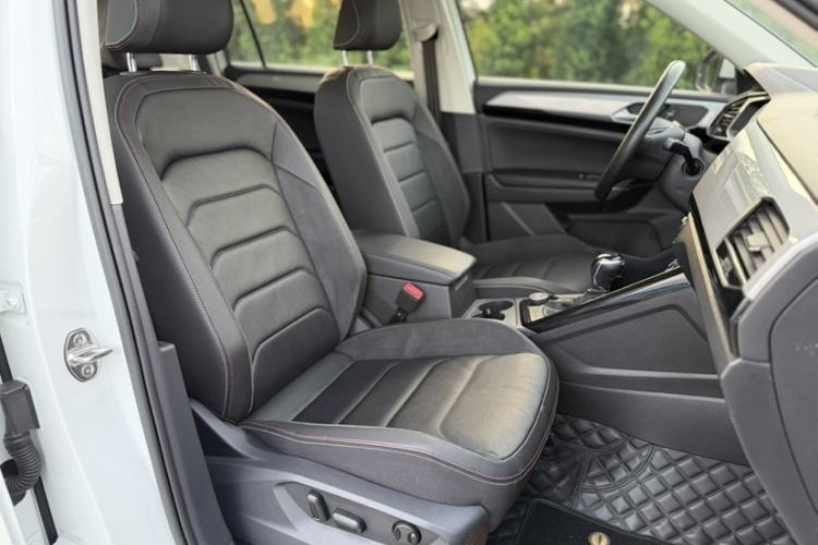 Used Volkswagen Tayron 2019 330TSI Four-Wheel Drive Luxury Version China V Standard Interior 3