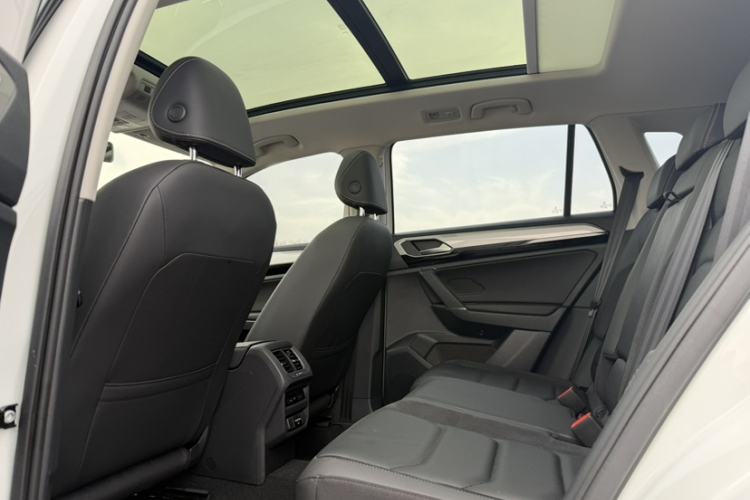 Used Volkswagen Tayron 2019 330TSI Two-Wheel Drive Luxury Model China VI Standard Interior 3
