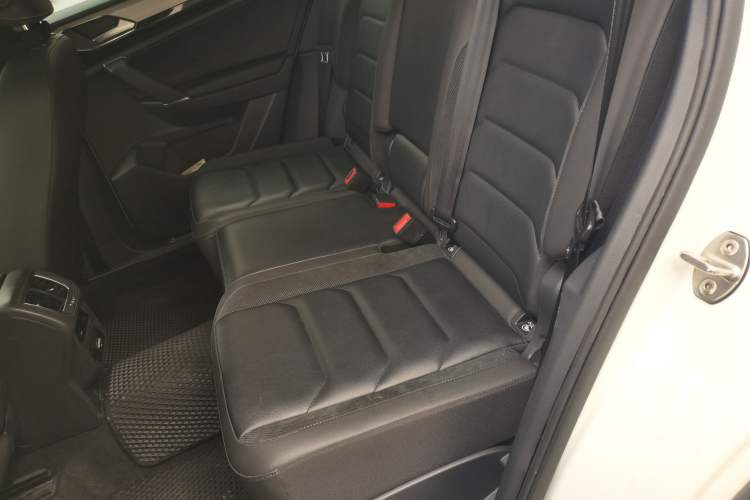 Used Volkswagen Tayron 2019 330TSI Two-Wheel Drive Luxury Model China VI Standard Interior 4