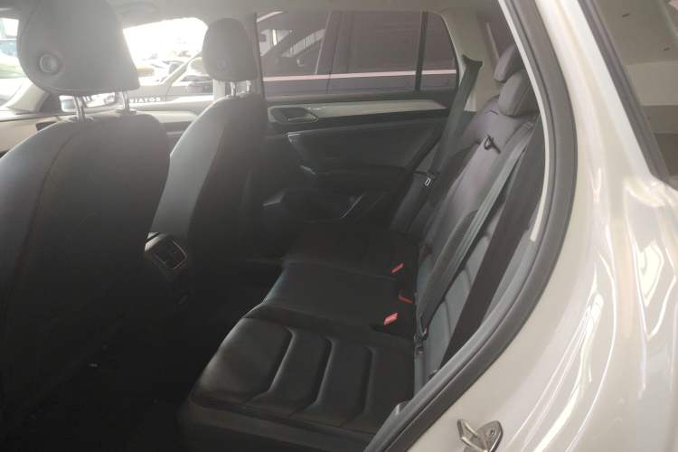 Used Volkswagen Tayron 2019 330TSI Two-Wheel Drive Luxury Model China VI Standard Interior 4