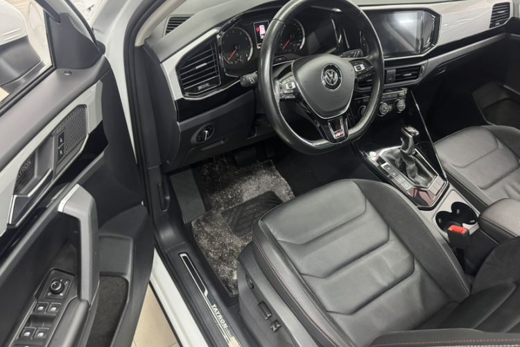 Used Volkswagen Tayron 2019 330TSI Two-Wheel Drive Luxury Model China VI Standard Interior 4