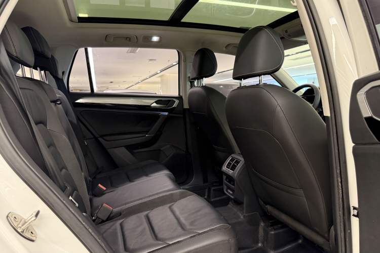 Used Volkswagen Tayron 2019 330TSI Two-Wheel Drive Luxury Model China VI Standard Interior 6