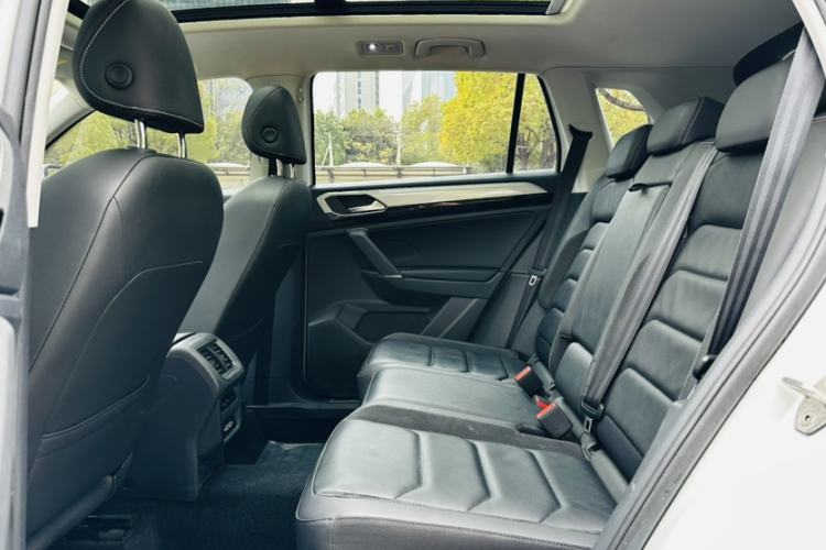 Used Volkswagen Tayron 2019 330TSI Two-Wheel-Drive Luxury Plus China VI Standard Interior 7