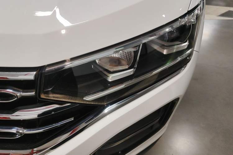 Used Volkswagen Tayron 2019 330TSI Two-Wheel-Drive Luxury Version China V Emission Standard Left Front Headlight