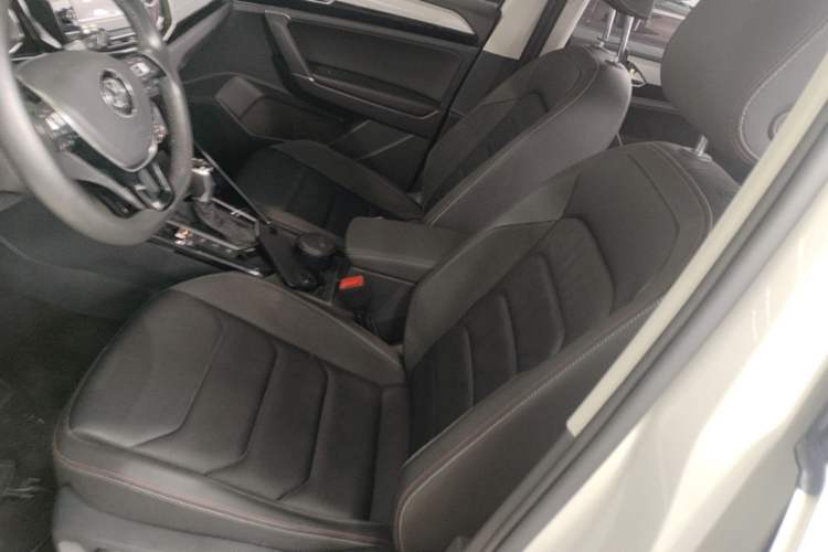 Used Volkswagen Tayron 2019 330TSI Two-Wheel Drive Luxury Model China VI Standard Left Front Seat