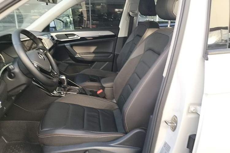 Used Volkswagen Tayron 2019 330TSI Two-Wheel Drive Luxury Model China VI Standard Left Front Seat