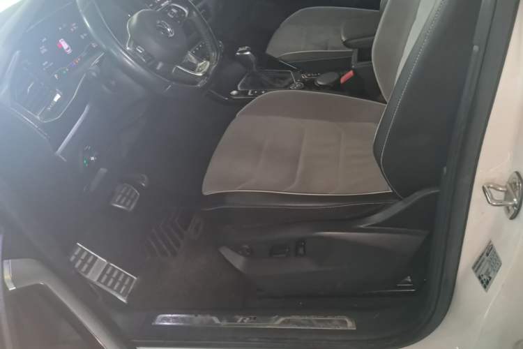Used Volkswagen Tayron 2019 380TSI All-Wheel Drive R-Line China V-standard Left Front Seat