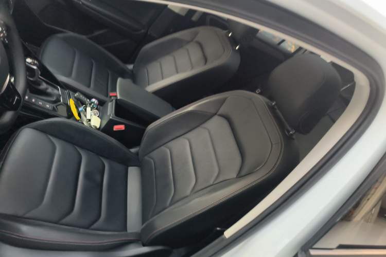 Used Volkswagen Tayron 2019 330TSI Two-Wheel Drive Luxury Model China VI Standard Left Front Seat