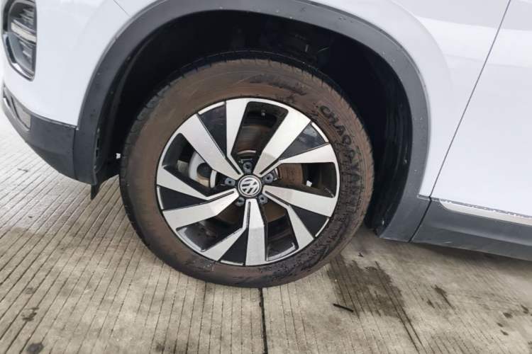 Used Volkswagen Tayron 2019 330TSI Two-Wheel Drive Luxury Model China VI Standard Left Front Wheel Hub